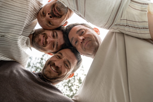 Samce Alfa, Serial, Netflix