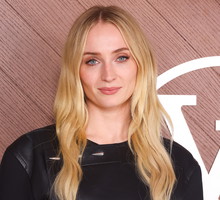 jamniki (2) -Sophie Turner 2025 r.