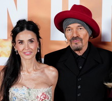 jamniki (2) -Demi Moore, Billy Bob Thornton i Ali Larter, 11. 2025 r.