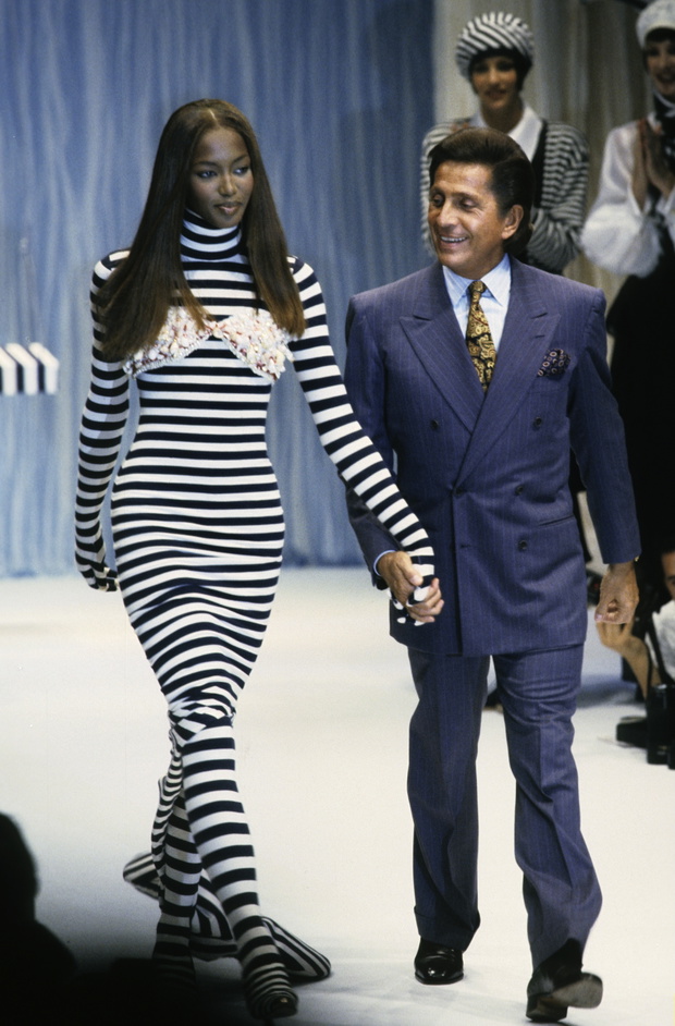 Valentino, fashion designer, Italy - with modell Naomi Campbel on the catwalk after the presentation of his collection - date unknown