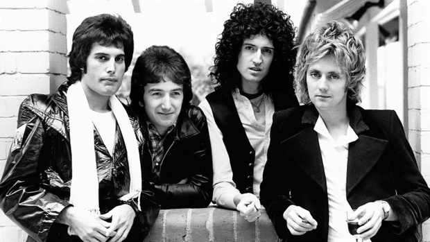 Queen 1977 r. Od lewej: Freddie Mercury, John Deacon, Brian May i Roger Taylor