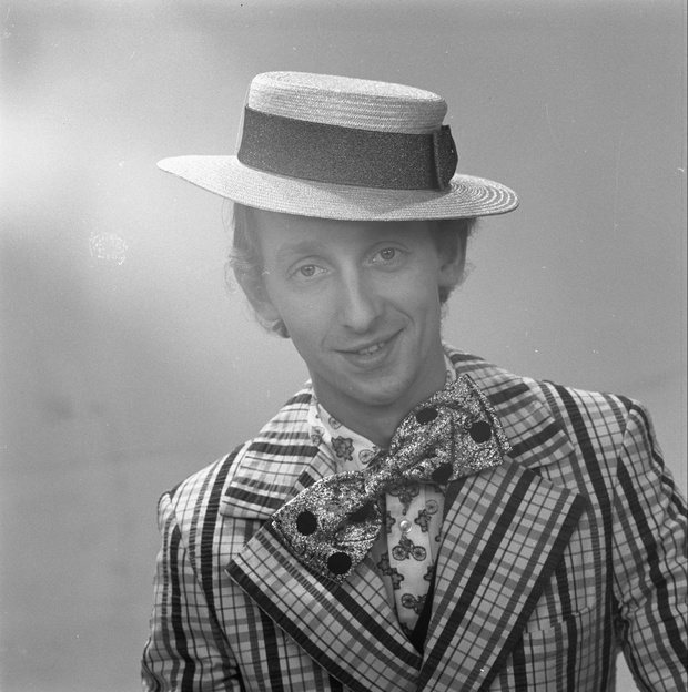 Opole, 1977 r. Andrzej Rosiewicz na XV Festiwalu Polskiej Piosenki w Opolu