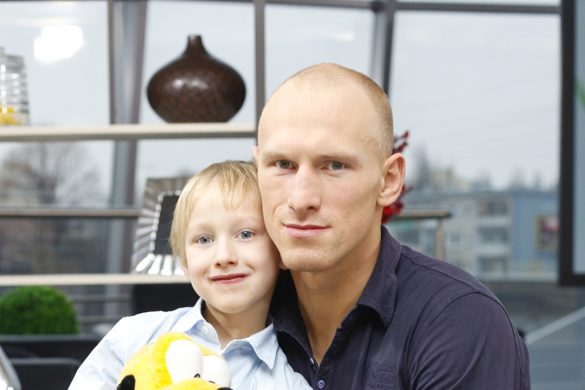 Krzysztof "Diablo" Wlodarczyk z synkiem, 25.11.2009.