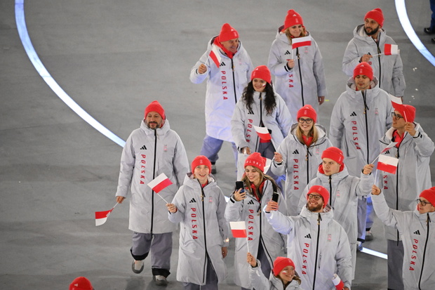 Olimpijska reprezentacja Polski podczas ceremonii otwarcia zimowych igrzysk we W³oszech