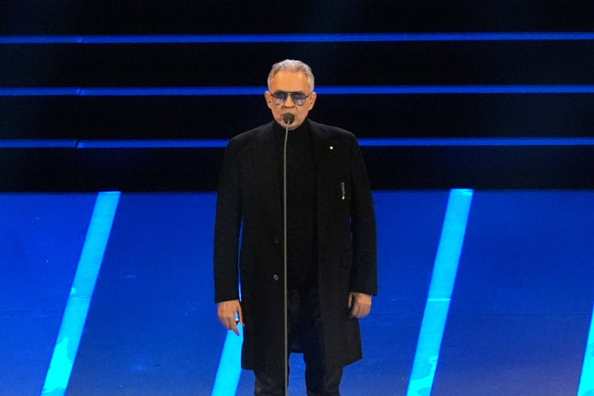 jamniki (2) - Andrea Bocelli, ceremonia otwarcia XXV Zimowych Igrzysk Olimpijskich w Mediolanie