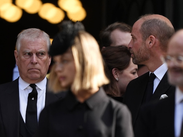 Andrew Mountbatten Windsor, książę William.