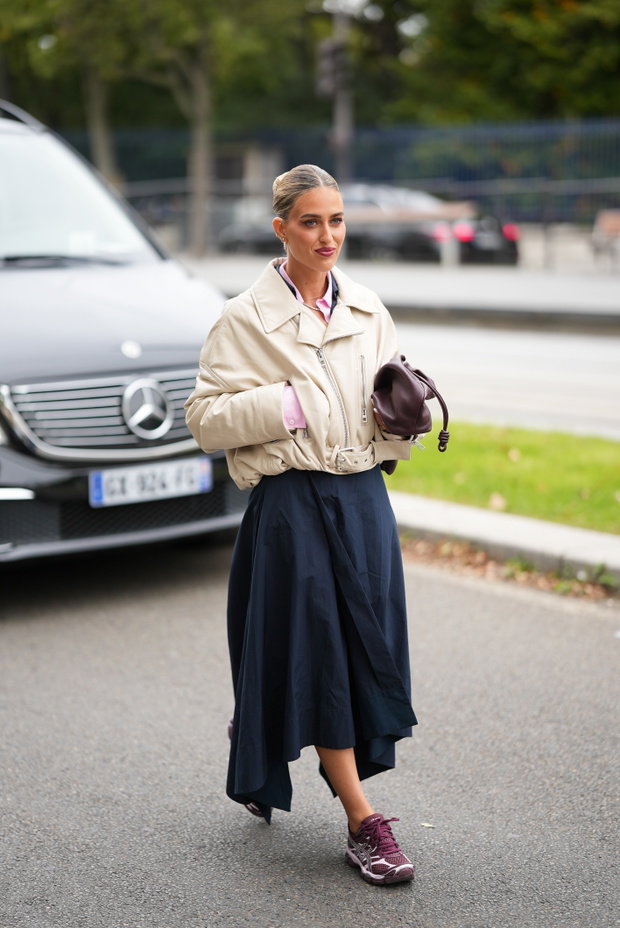 Street Style - Paris Fashion Week - Womenswear Spring Summer 2026 - Day Five