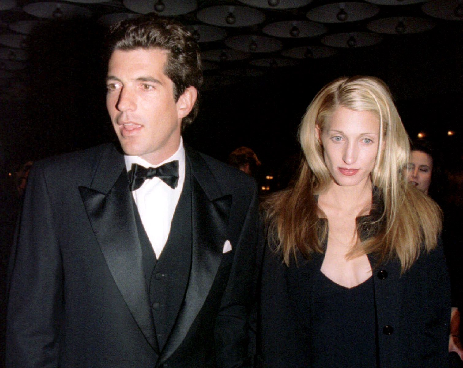 John F. Kennedy Jr. i Carolyn Bessette-Kennedy.