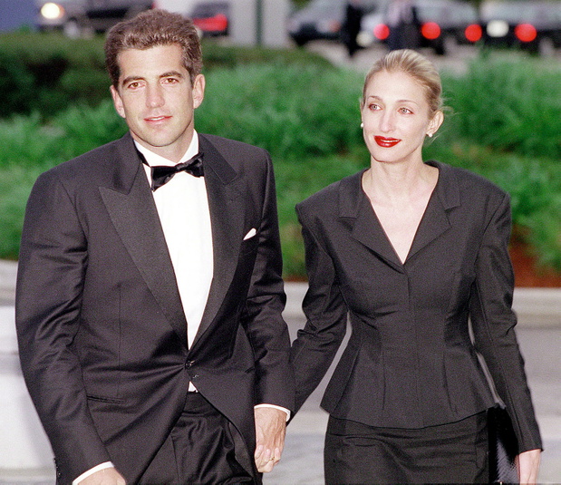 carolyn-bessette-kennedy-jfk-jr-gala-1999