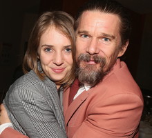 jamniki (2) - Maya Hawke i Ethan Hawke, 2019 r.