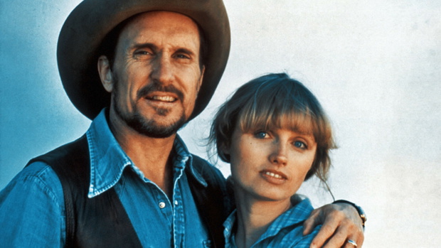 ROBERT DUVALL I TESS HARPER, "Pod czułą kontrolą" (1983).