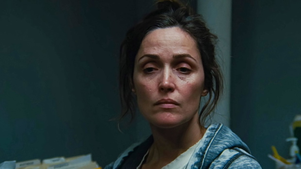 Rose Byrne w filmie "Kopnęłabym Cię gdybym mogła".