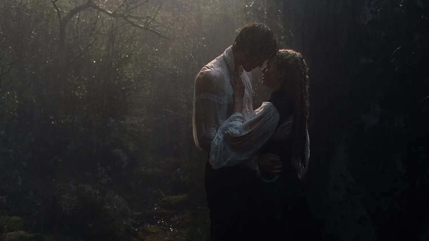 Margot Robbie i Jacob Elordi, "Wichrowe Wzgórza" (2026)