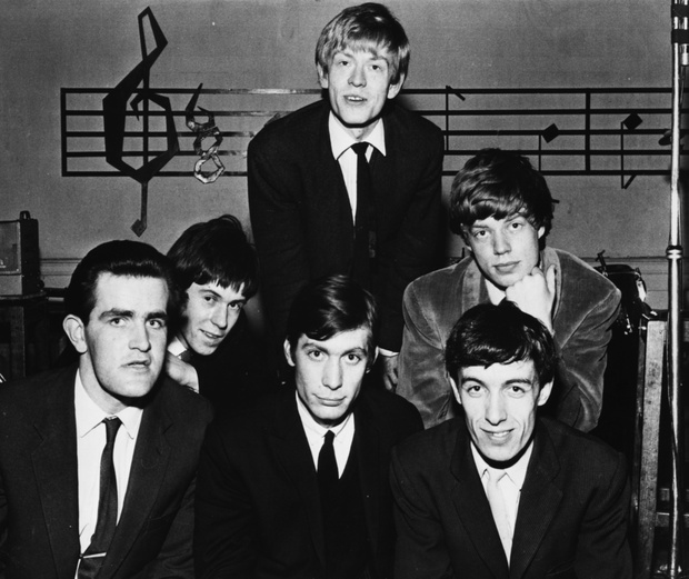 The Rolling Stones, portret grupy, około 1963 roku. Od góry: Brian Jones, Mick Jagger, Bill Wyman, Charlie Watts, Keith Richards i Ian Stewart