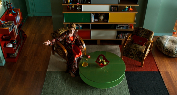 Kadr z filmu „Ludzki głos” w reżyserii Pedro Almodóvar