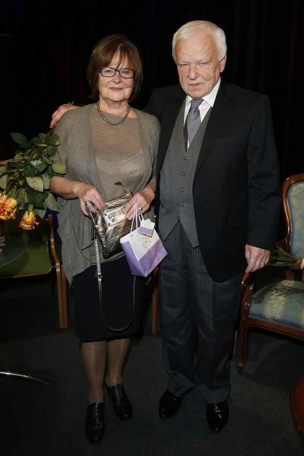 Marian Opania, Anna Opania