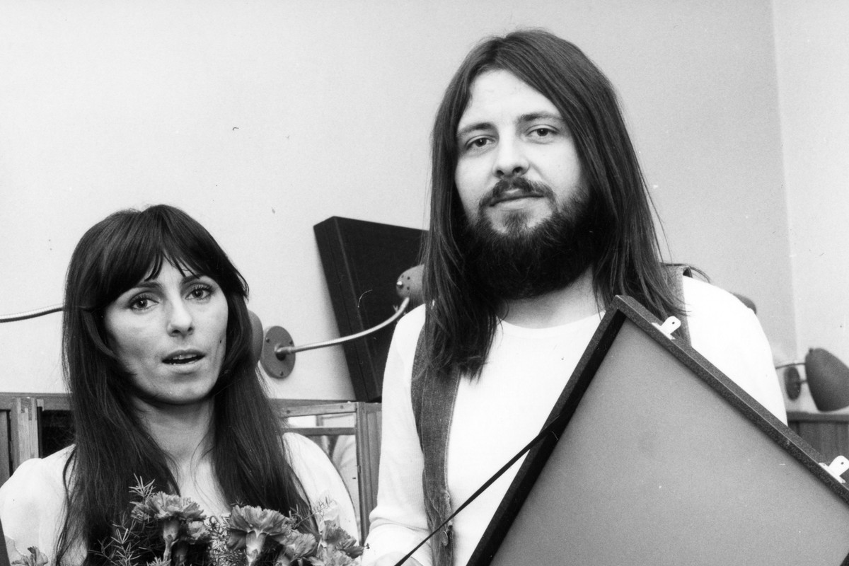 Mira Kubasińska, Tadeusz Nalepa, 1972. Zespół Breakout otrzymał złotą płytę za album Karate.