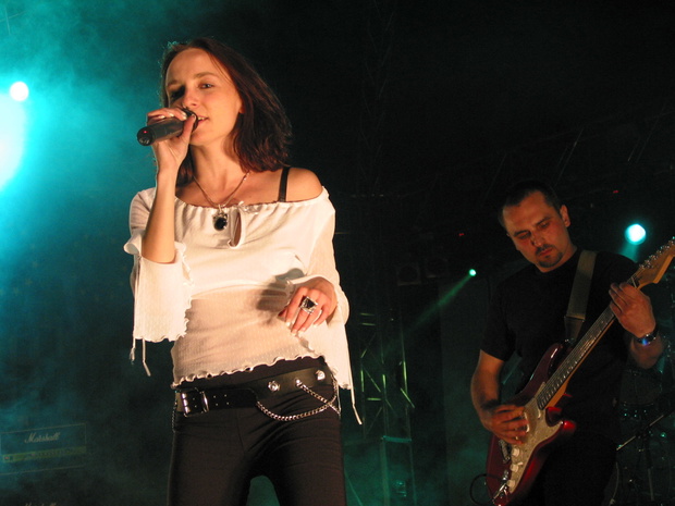 Zespół Łzy. Anna Wyszkoni. 2002 rok