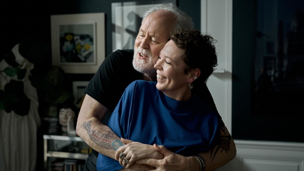 Olivia Colman i John Lithgow w filmie 'Mów mi Jimpa', fot. Forum Film Poland
