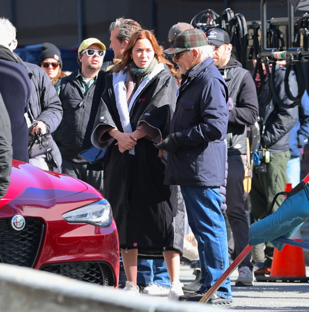 Emily Blunt i Steven Spielberg na planie filmu "Dzień objawienia"