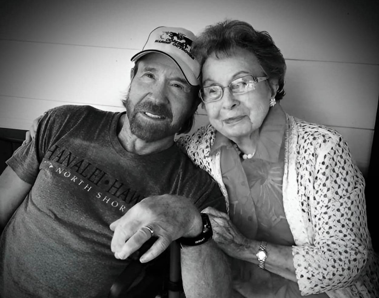 Chuck Norris z mamą.