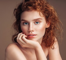 Ruda kobieta