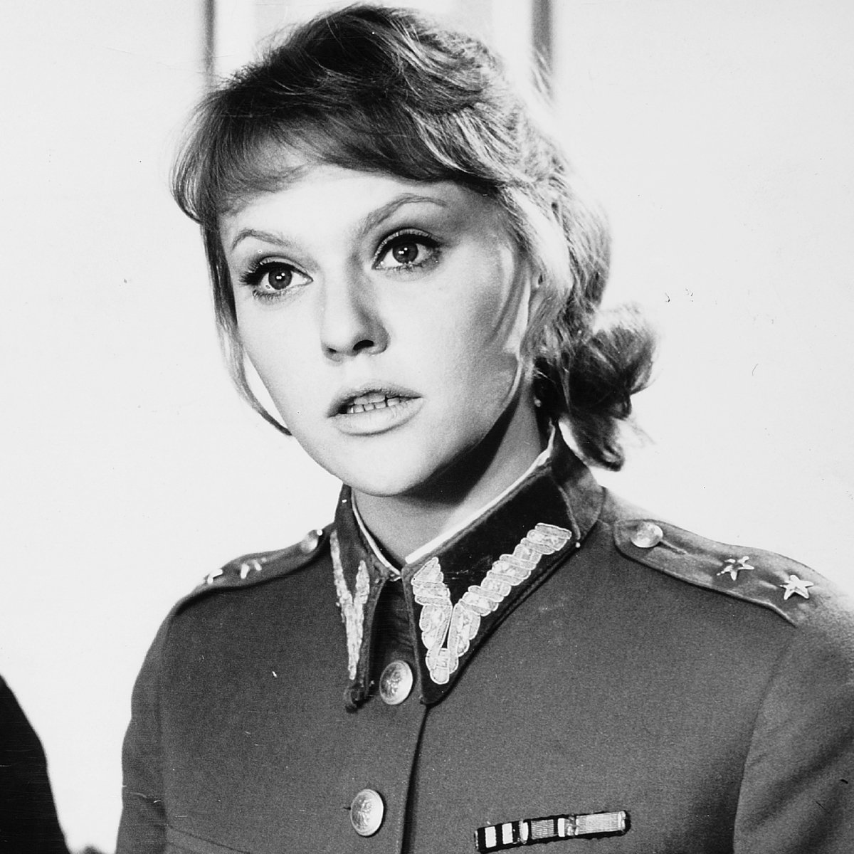 1969. Kadr z filmu "Rzeczpospolita babska" w rezyserii Hieronima Przybyla, n/z Jan Machulski, Aleksandra Zawieruszanka