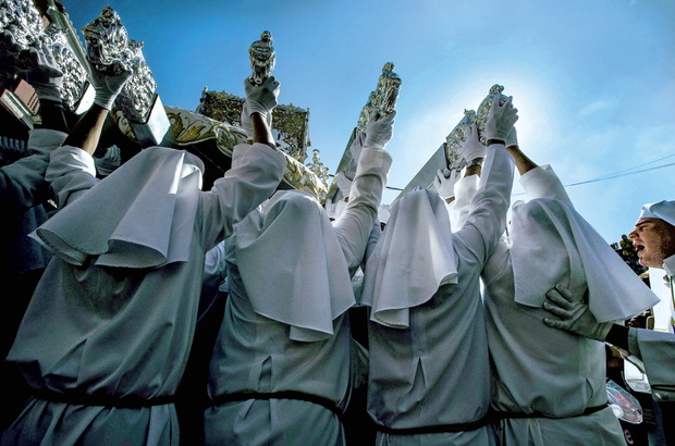 TRADITIONAL PROCESSIONS IN SEVILLE