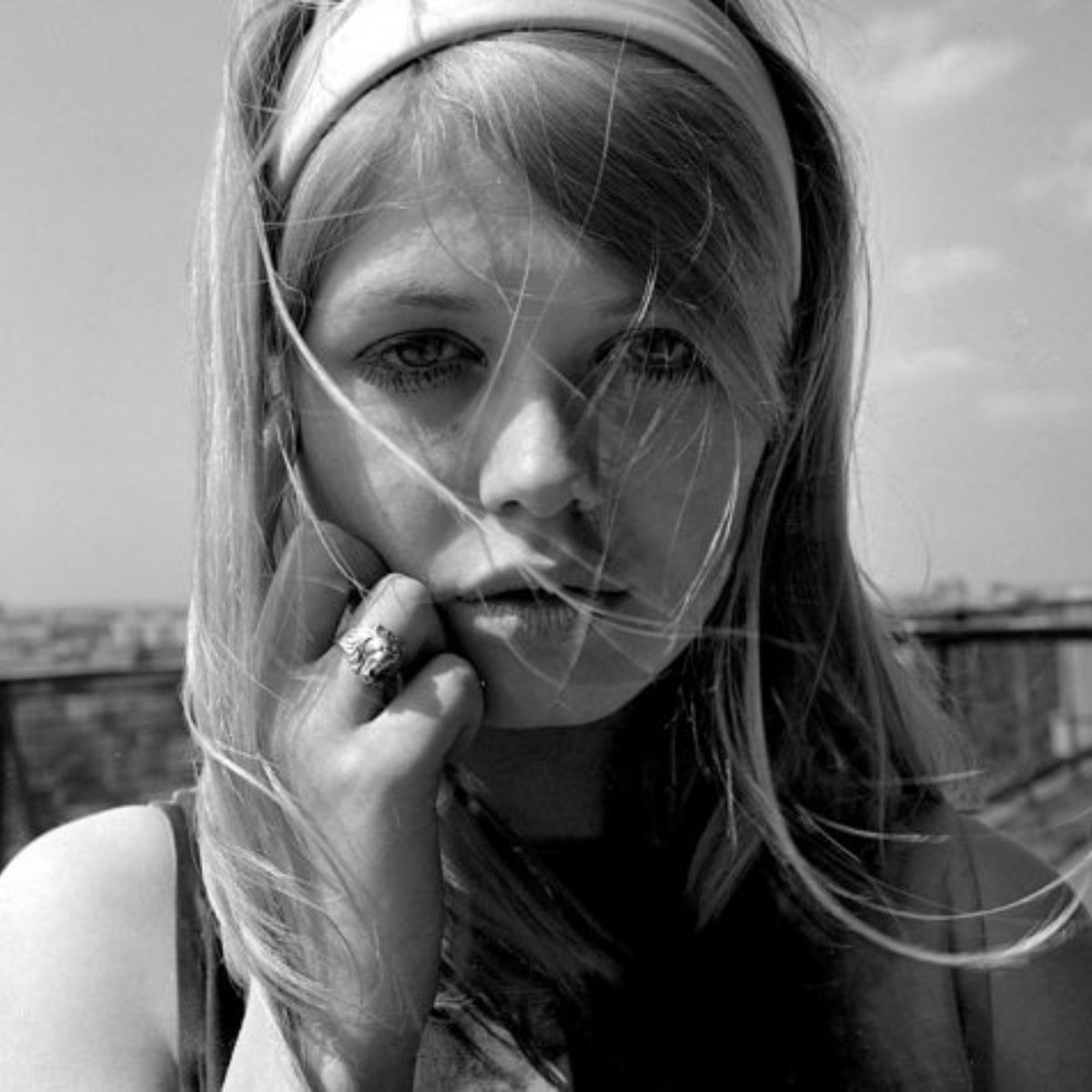 jamniki (2) - Elżbieta Góralczyk, aktorka znana z serialu telewizyjnego „Wojna domowa”, Warszawa 1968 rok