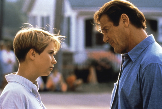 Roger Moore, Nina Siemaszko, "Śniadanie do łóżka" Bed and Breakfast F. krym., USA 1989 r.