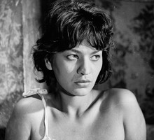 1961. Kadr z filmu "Dotknięcie nocy" w reżyserii Stanisława Barei, n/z Elżbieta Kępińska.