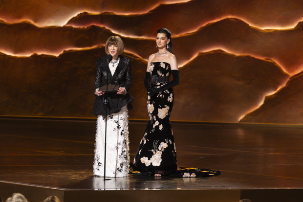 ANNA WINTOUR, ANNE HATHAWAY