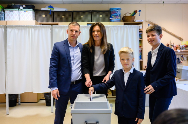 General election and national referendum on child protection law in Hungary