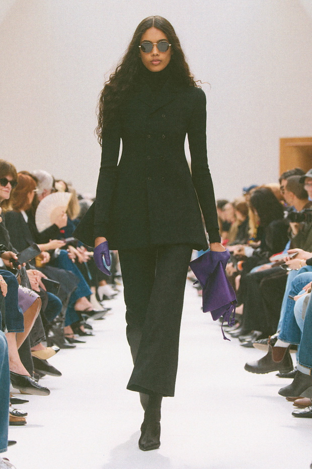 Celine F26 005