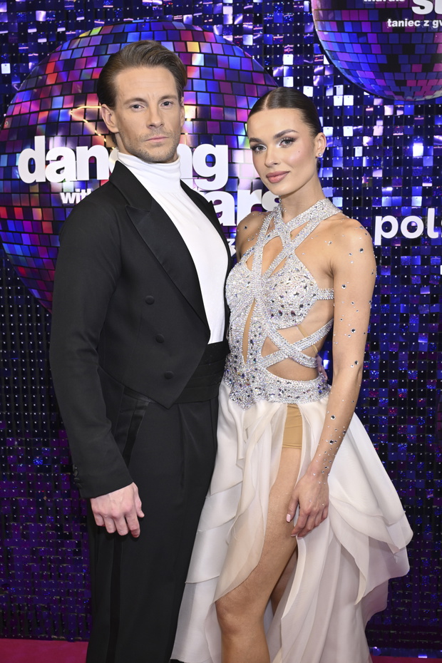 Sebastian Fabijańsk i Julia Suryś.