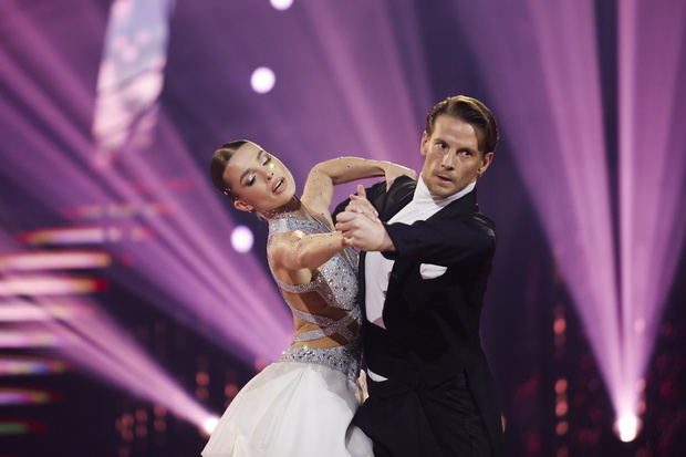 Sebastian Fabijańsk i Julia Suryś.
