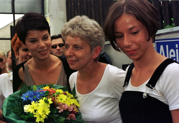 Festiwal Opole 98, 25/28-06-98, Edyta Gorniak z matka i siostra, muzyka, koncert fot. Mariusz Przygoda/FORUM