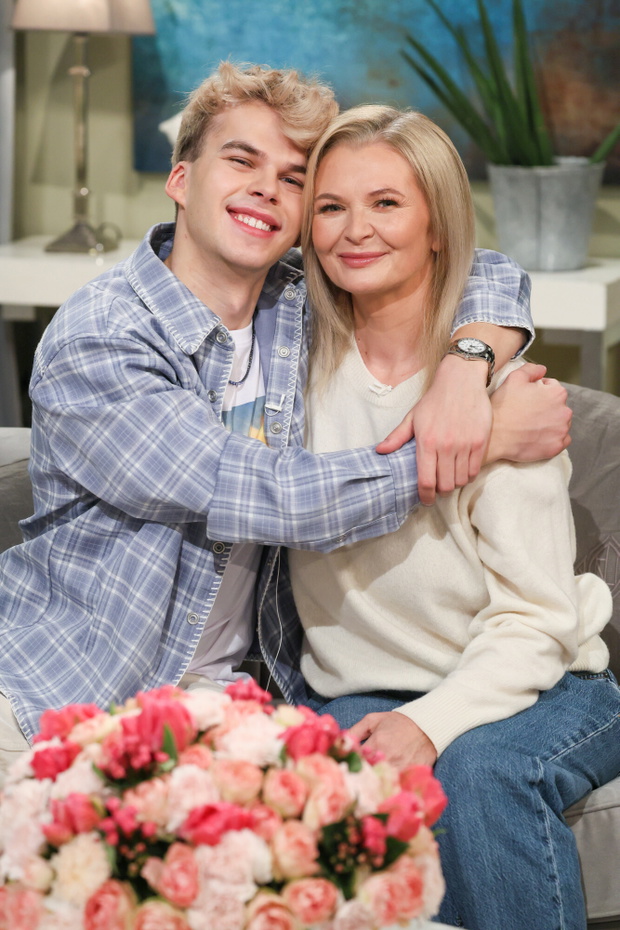 Kacper "Jasper" Porębski, Izabela Kalińska
