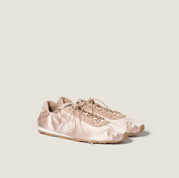 sneakersy