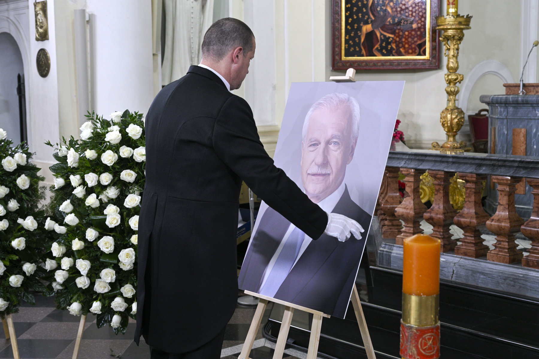 Andrzej Olechowski
