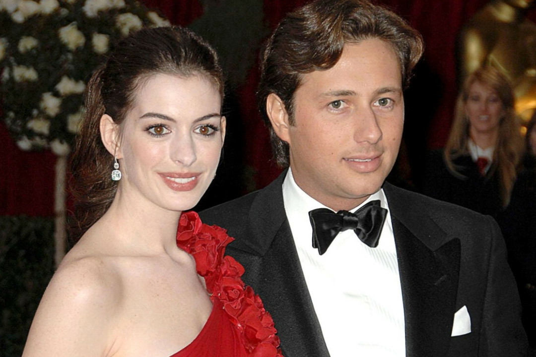 Anne Hathaway, Raffaello Follieri.