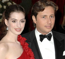 Anne Hathaway, Raffaello Follieri.