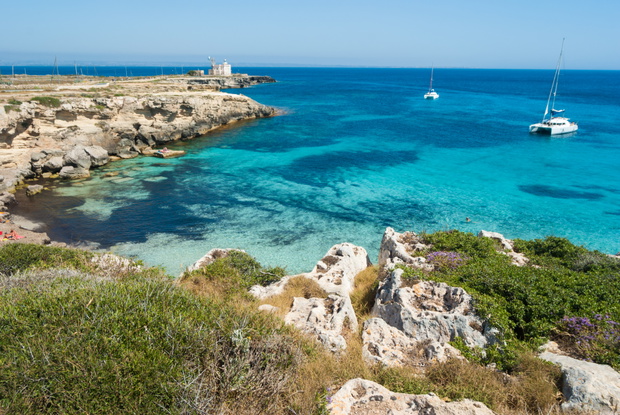 Favignana woda i skały