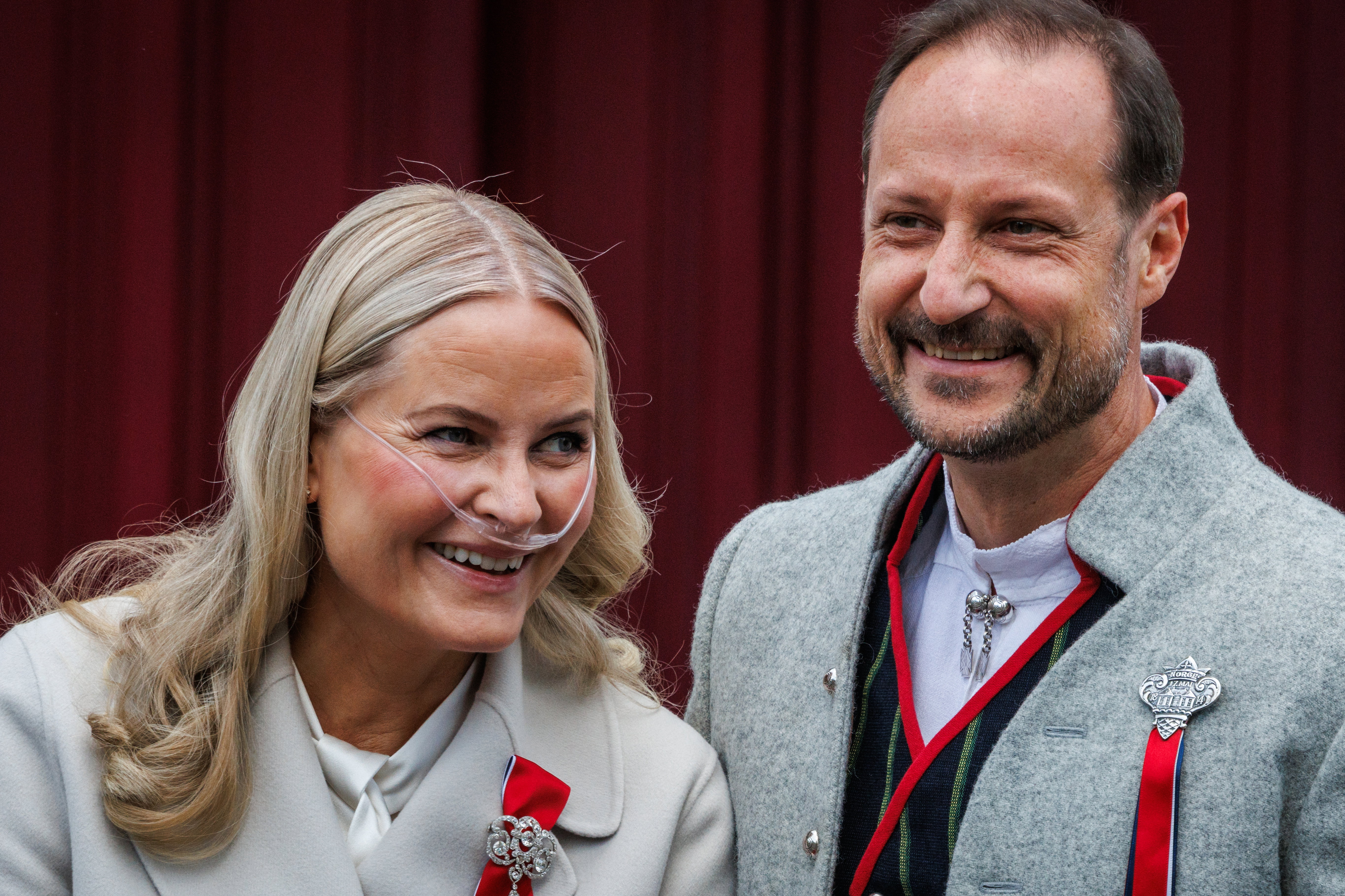 Mette-Marit i książę Haakon podczas obchodów święta konstytucji Norwegii