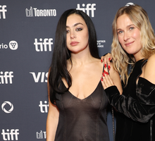 Charli XCX i Lena Góra na premierze filmu "Erupcja" podczas Międzynarodowego Festiwalu Filmowego w Toronto, 4.09.2025, Toronto, Kanada