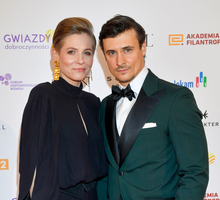 Mateusz Damięcki z żoną