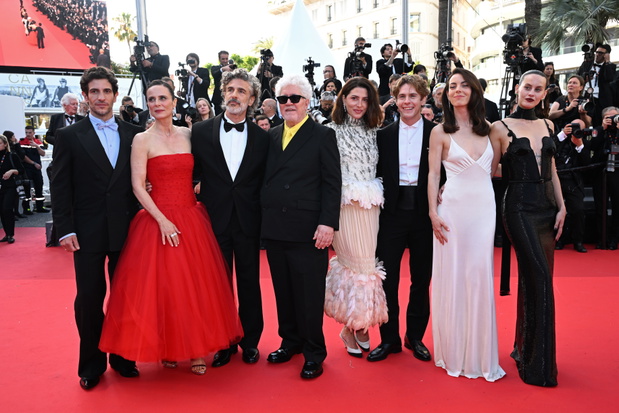 Quim Gutiérrez, Aitana Sánchez-Gijón, Leonardo Sbaraglia, Pedro Almodóvar, Bárbara Lennie, Patrick Criado, Victoria Luengo i Milena Smit na pokazie filmu "Gorzkie święta" podczas 79. edycji Festiwalu Filmowego w Cannes - 19.05.2026, Cannes, Francja