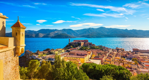 Miasteczko Portoferraio na Elbie