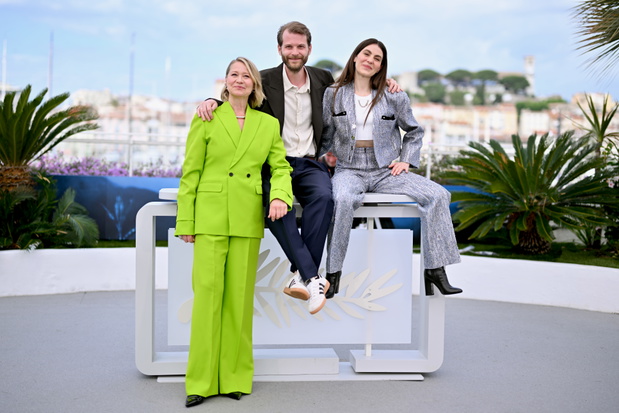 Trine Dyrholm, Magnus von Horn i Victoria Carmen Sonne na pokazie filmu "Dziewczyna z igłą" podczas 77. Festiwalu Filmowego w Cannes - 16.05.2024, Cannes, Francja