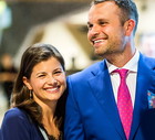 Toruń, 25.08.2017. Operator Mikołaj Gauer wraz z żoną, aktorką Agnieszką Sienkiewicz podczas premiery filmu "Habit i Zbroja”